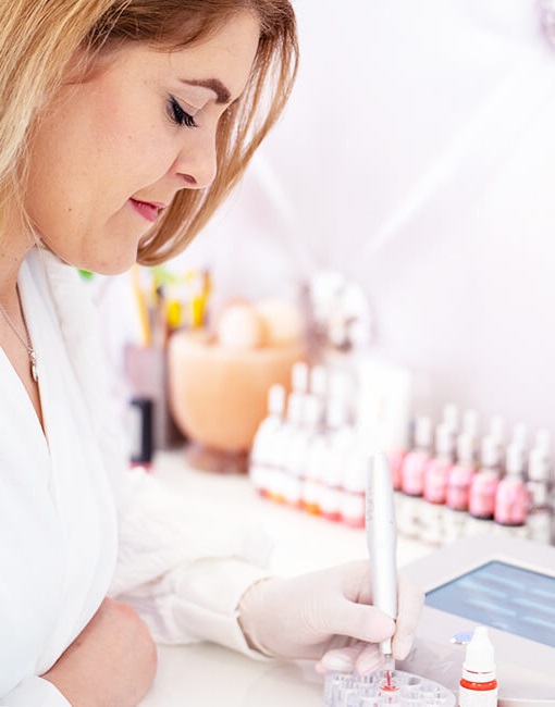 Sminktetoválás, sminktetoválás tervezés, stúdió, termék, tetoválás javítás, elrontott tetoválás, tetoválás, tetoválás ápolás, szemöldök, szemhéj, száj, Szigethalom, 3D szempilla stúdió